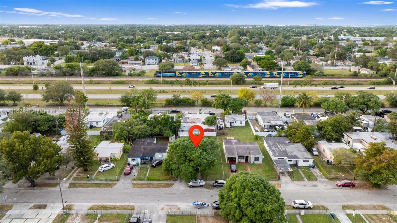 待售: $440,000 (3 贝兹, 2 浴室, 1049 平方英尺)