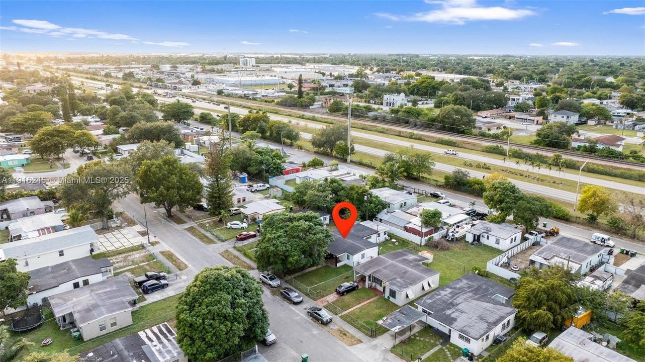 待售: $440,000 (3 贝兹, 2 浴室, 1049 平方英尺)