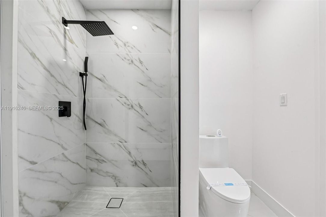 For Sale: $540,000 (3 beds, 2 baths, 1012 Square Feet)