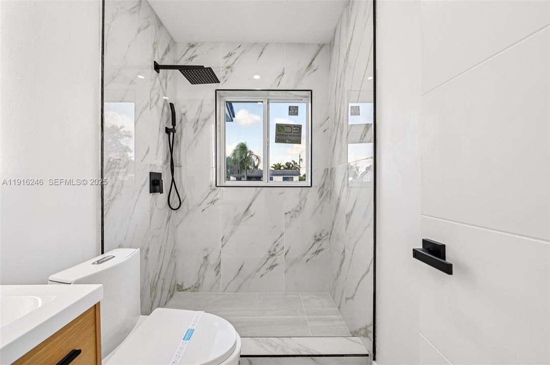 For Sale: $540,000 (3 beds, 2 baths, 1012 Square Feet)