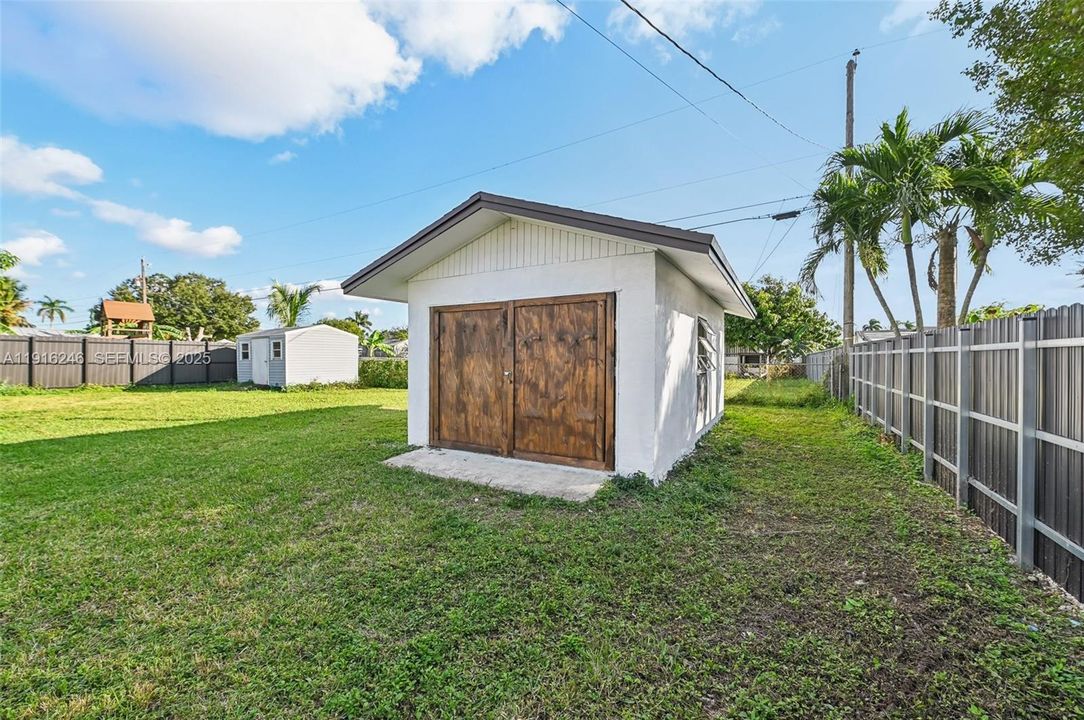 For Sale: $540,000 (3 beds, 2 baths, 1012 Square Feet)