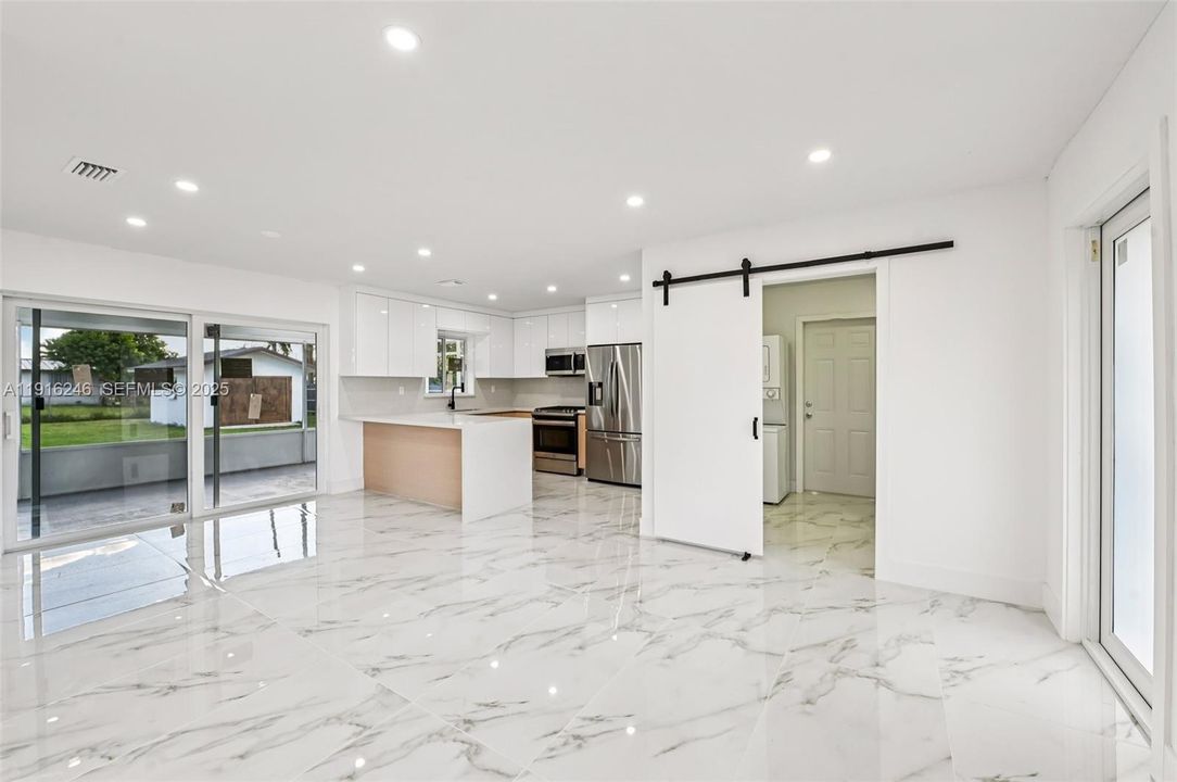 For Sale: $540,000 (3 beds, 2 baths, 1012 Square Feet)