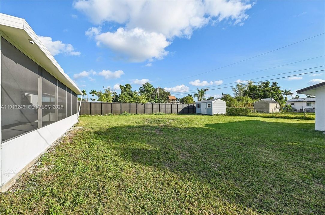 For Sale: $540,000 (3 beds, 2 baths, 1012 Square Feet)