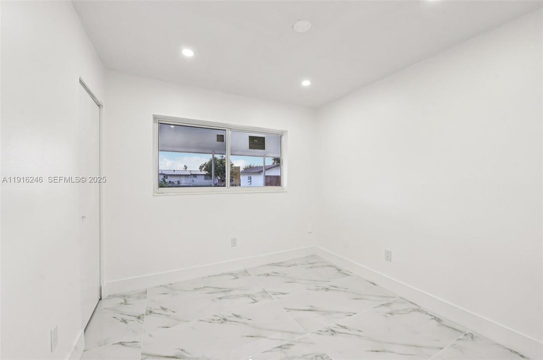 For Sale: $540,000 (3 beds, 2 baths, 1012 Square Feet)