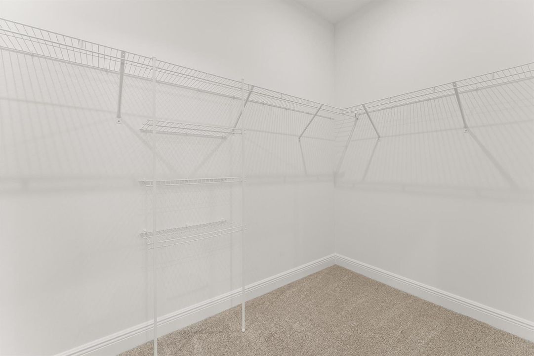 US_SEF_DYLAN_LOT 134_OWNERS CLOSET