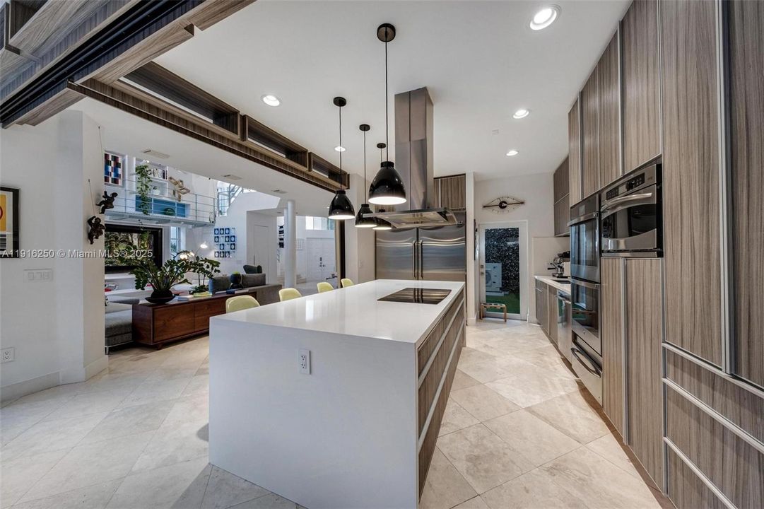 For Sale: $3,200,000 (6 beds, 5 baths, 3994 Square Feet)