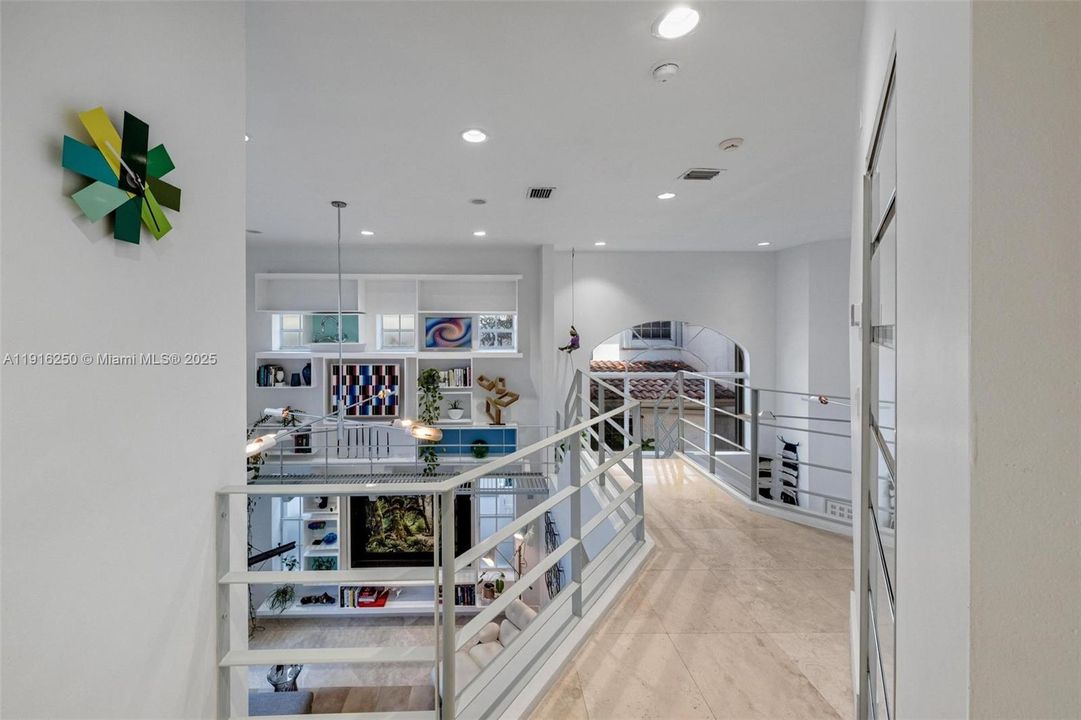 For Sale: $3,200,000 (6 beds, 5 baths, 3994 Square Feet)