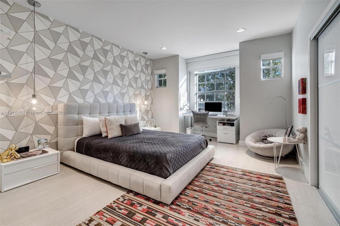 For Sale: $3,200,000 (6 beds, 5 baths, 3994 Square Feet)