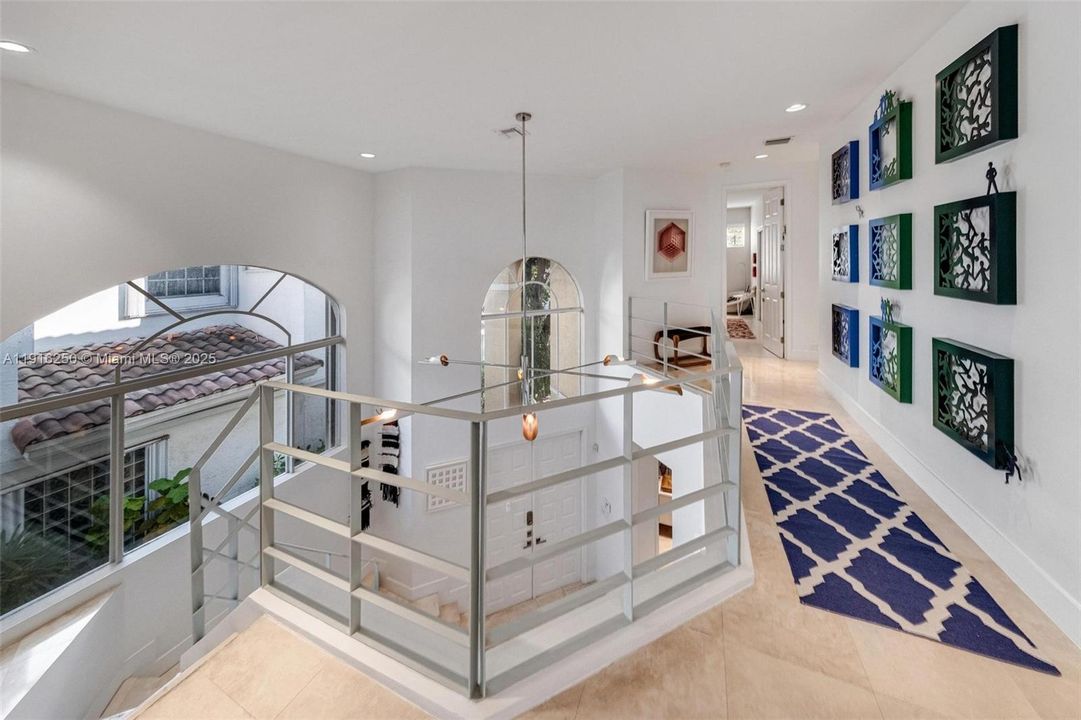 For Sale: $3,200,000 (6 beds, 5 baths, 3994 Square Feet)