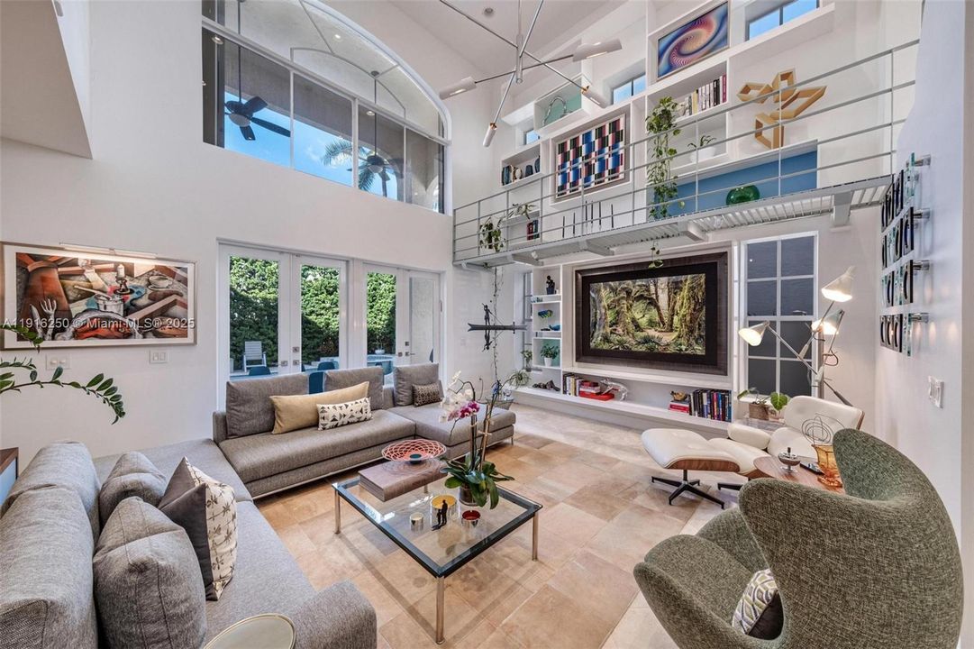 For Sale: $3,200,000 (6 beds, 5 baths, 3994 Square Feet)