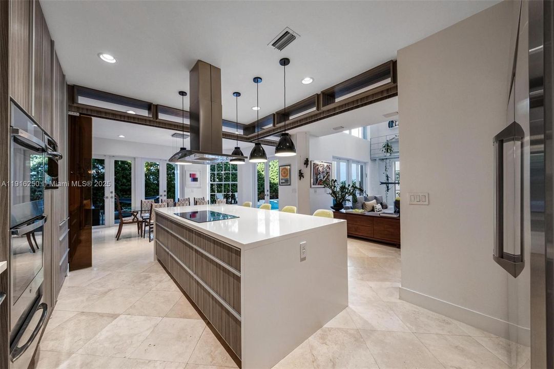 For Sale: $3,200,000 (6 beds, 5 baths, 3994 Square Feet)