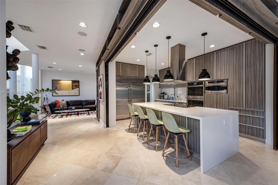 For Sale: $3,200,000 (6 beds, 5 baths, 3994 Square Feet)