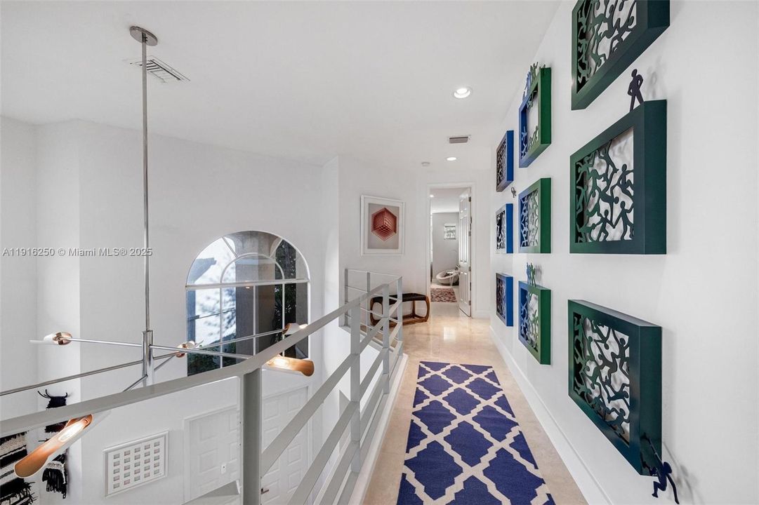 For Sale: $3,200,000 (6 beds, 5 baths, 3994 Square Feet)