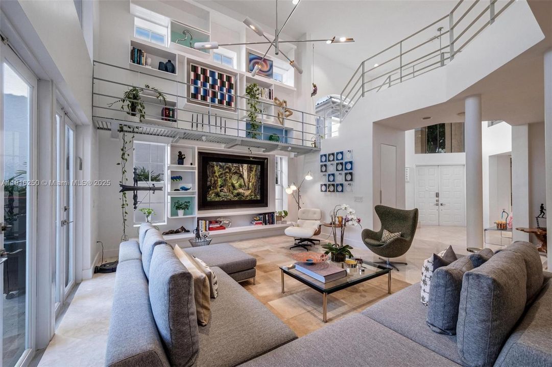 For Sale: $3,200,000 (6 beds, 5 baths, 3994 Square Feet)