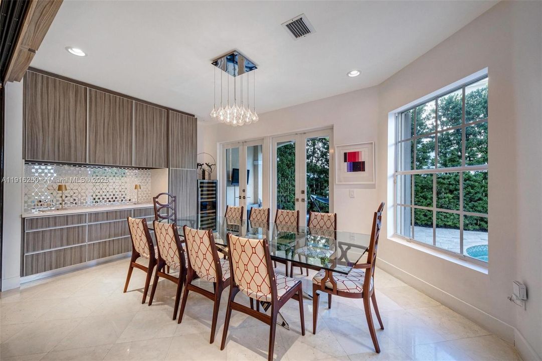 For Sale: $3,200,000 (6 beds, 5 baths, 3994 Square Feet)