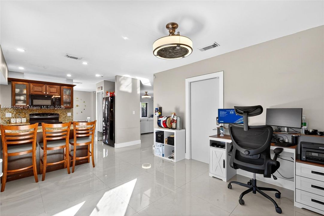 На продажу: $520,000 (3 спален, 2 ванн, 1900 Квадратных фут)