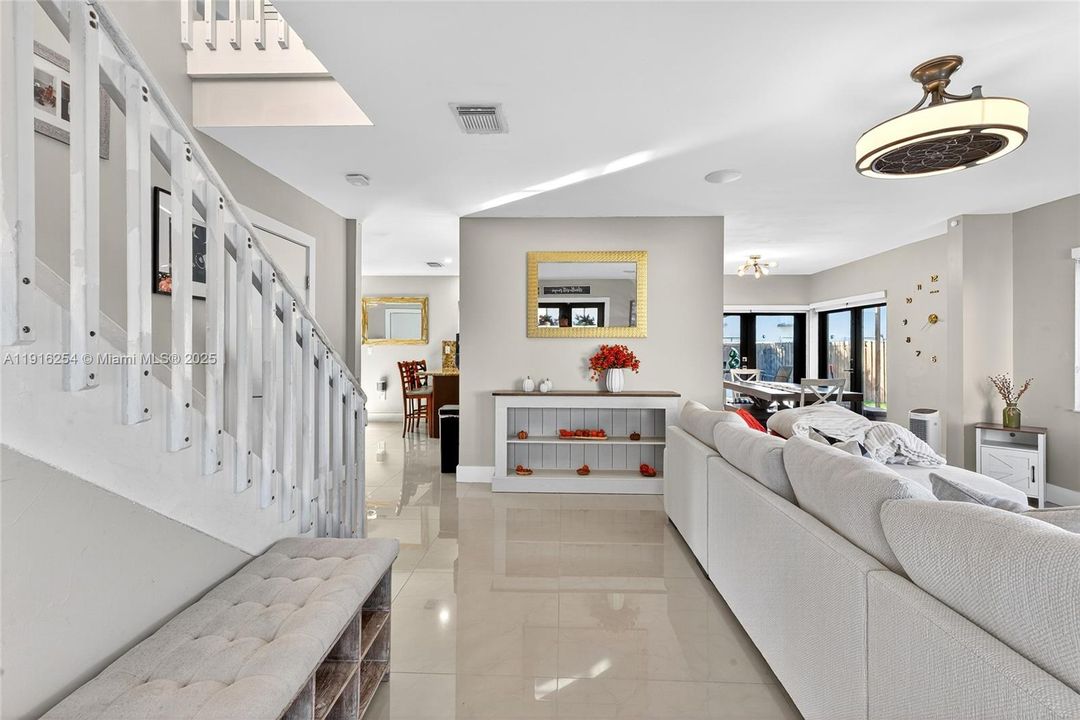 На продажу: $520,000 (3 спален, 2 ванн, 1900 Квадратных фут)