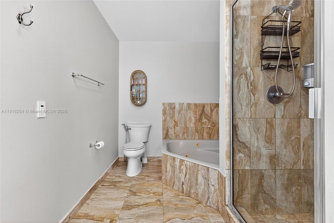 На продажу: $520,000 (3 спален, 2 ванн, 1900 Квадратных фут)