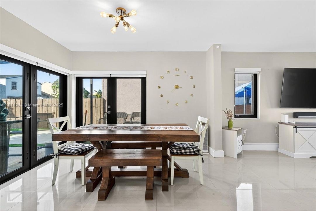 На продажу: $520,000 (3 спален, 2 ванн, 1900 Квадратных фут)