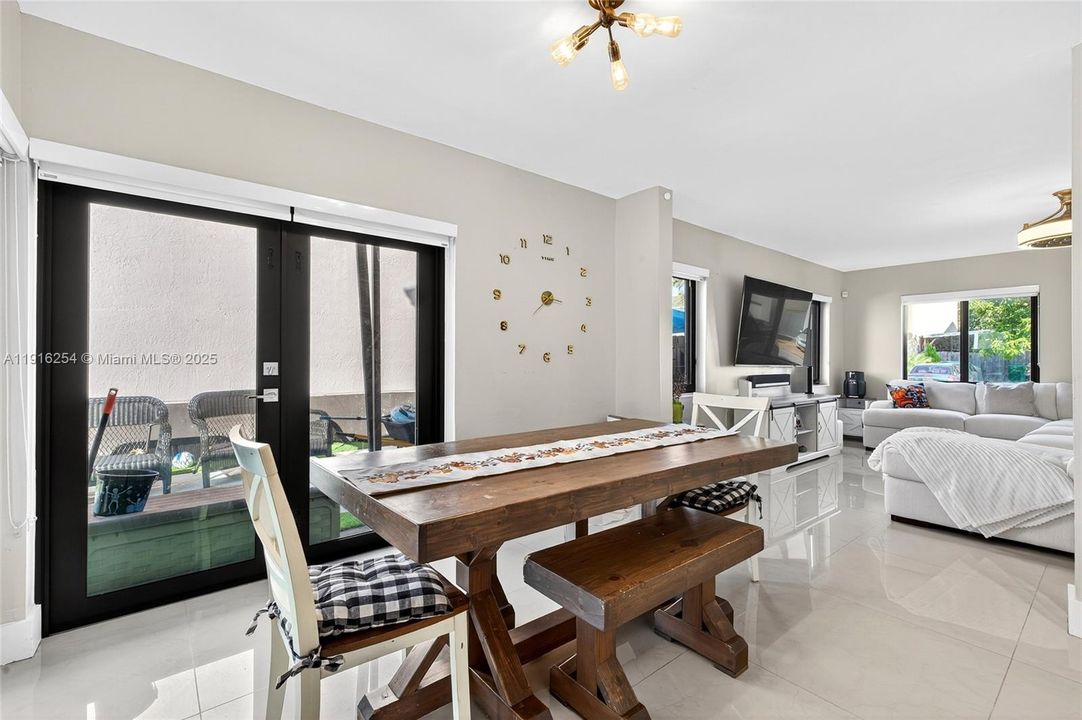 На продажу: $520,000 (3 спален, 2 ванн, 1900 Квадратных фут)