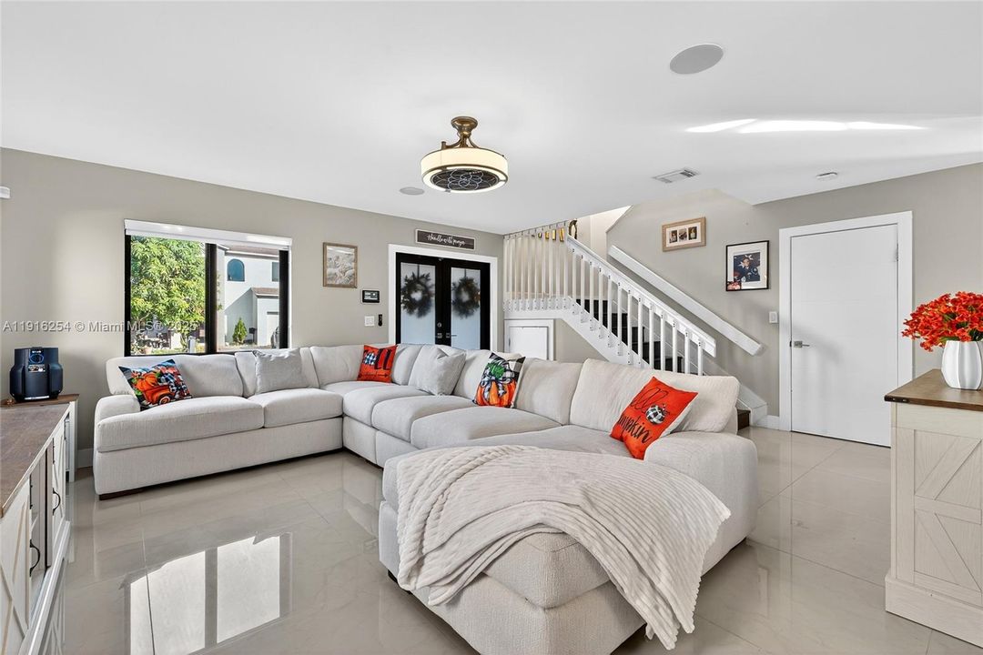 На продажу: $520,000 (3 спален, 2 ванн, 1900 Квадратных фут)