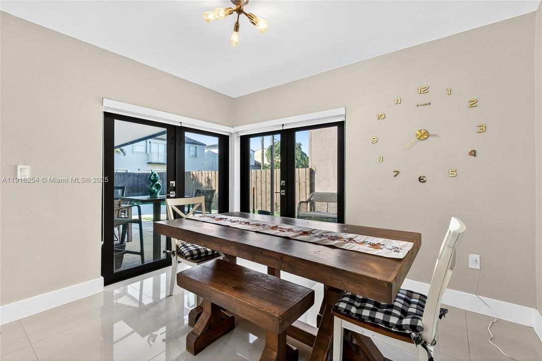 На продажу: $520,000 (3 спален, 2 ванн, 1900 Квадратных фут)