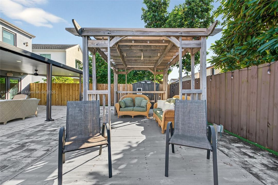 На продажу: $520,000 (3 спален, 2 ванн, 1900 Квадратных фут)