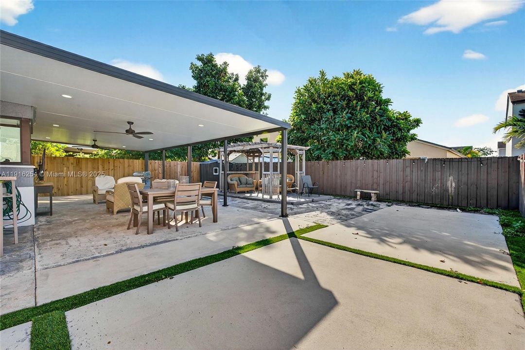 На продажу: $520,000 (3 спален, 2 ванн, 1900 Квадратных фут)