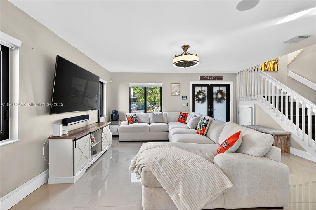 На продажу: $520,000 (3 спален, 2 ванн, 1900 Квадратных фут)