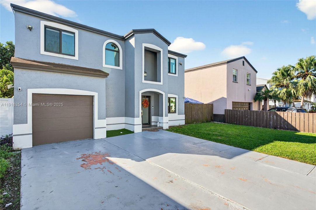 На продажу: $520,000 (3 спален, 2 ванн, 1900 Квадратных фут)