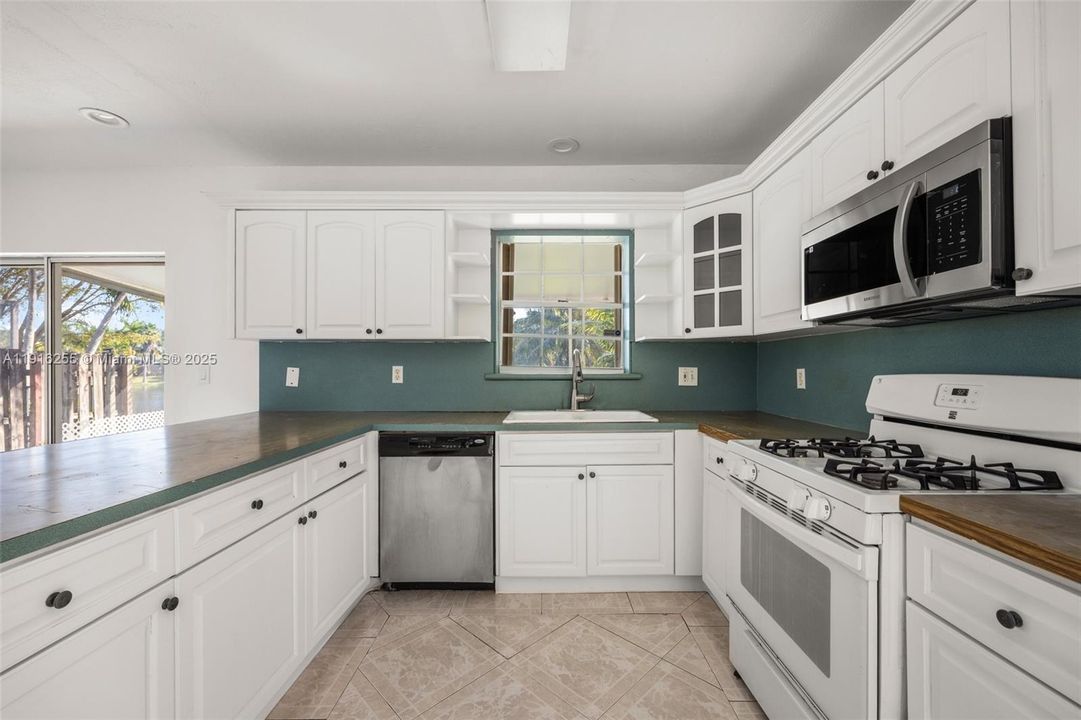 待售: $599,999 (3 贝兹, 2 浴室, 1648 平方英尺)