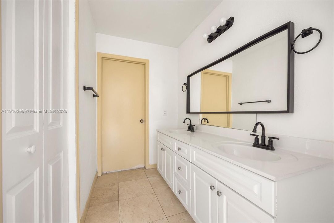 待售: $599,999 (3 贝兹, 2 浴室, 1648 平方英尺)