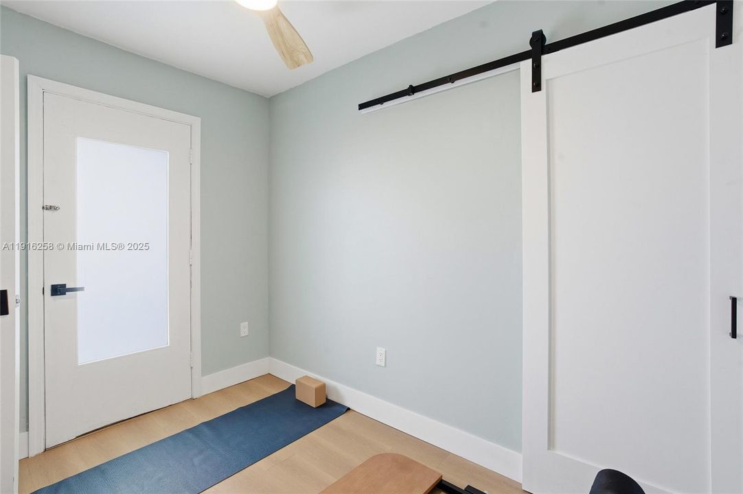 For Sale: $439,000 (2 beds, 1 baths, 768 Square Feet)