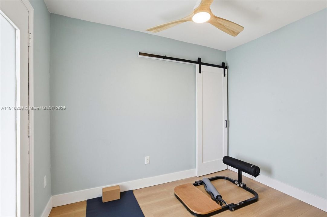 For Sale: $439,000 (2 beds, 1 baths, 768 Square Feet)