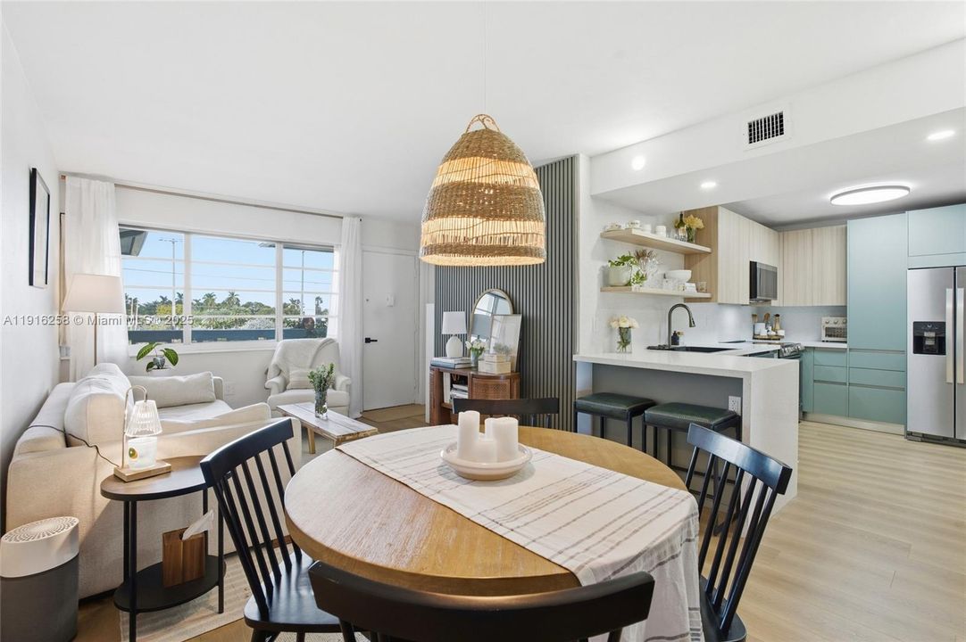 For Sale: $439,000 (2 beds, 1 baths, 768 Square Feet)