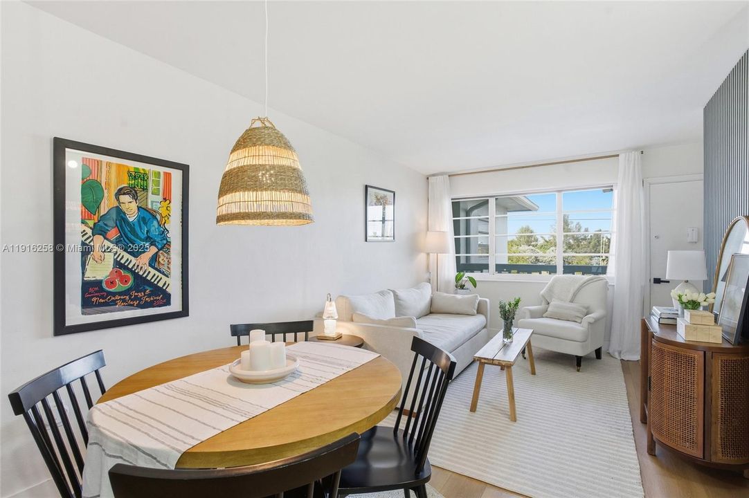 For Sale: $439,000 (2 beds, 1 baths, 768 Square Feet)