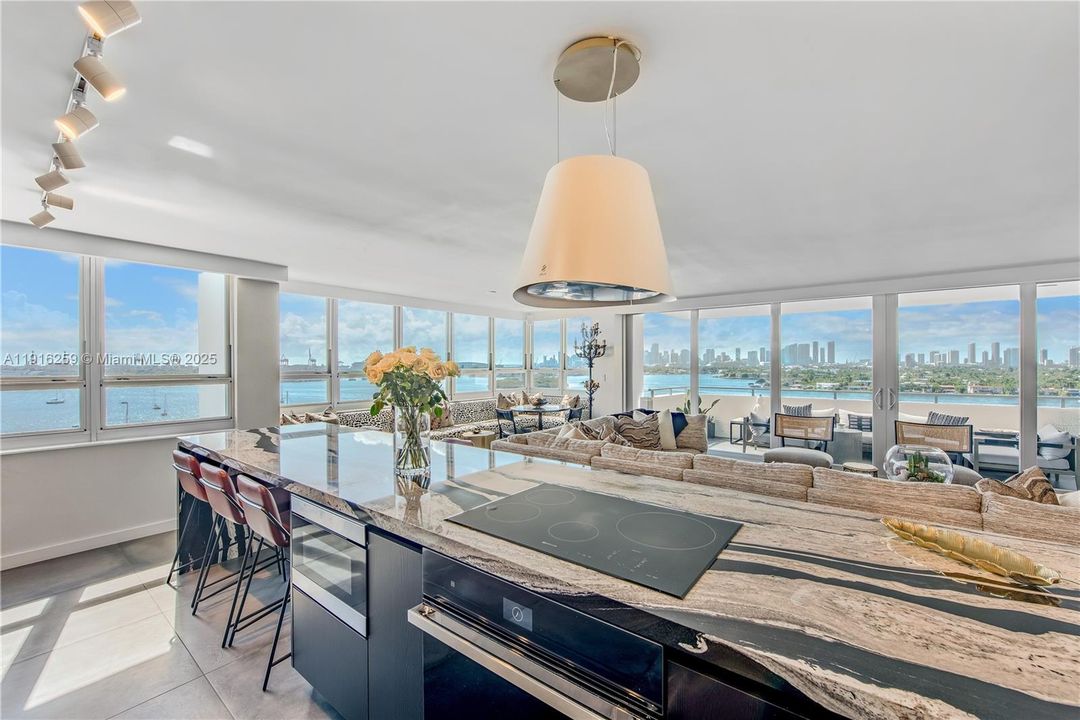 For Sale: $3,990,000 (4 beds, 3 baths, 2760 Square Feet)