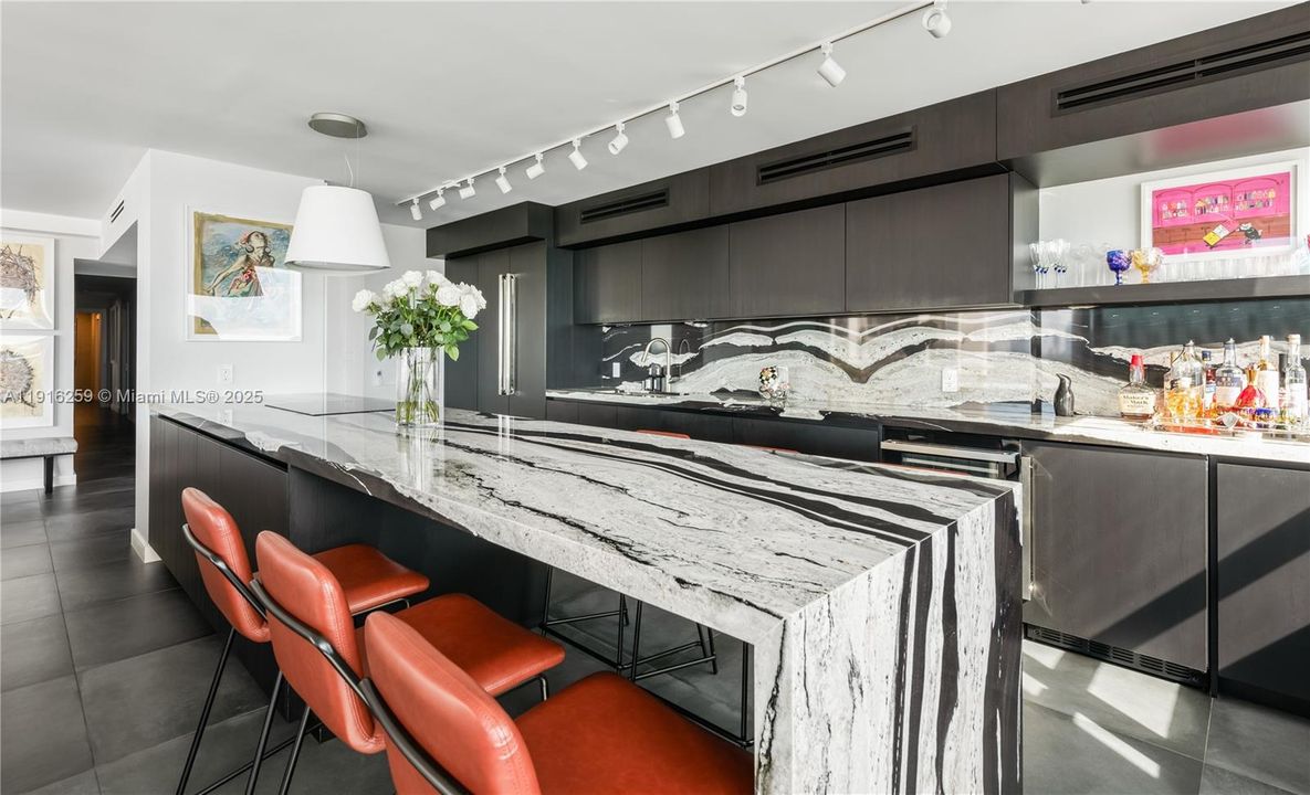 For Sale: $3,990,000 (4 beds, 3 baths, 2760 Square Feet)