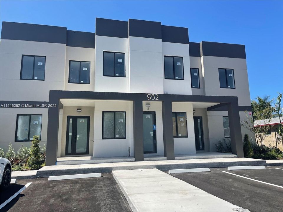 For Rent: $3,400 (3 beds, 2 baths, 0 Square Feet)