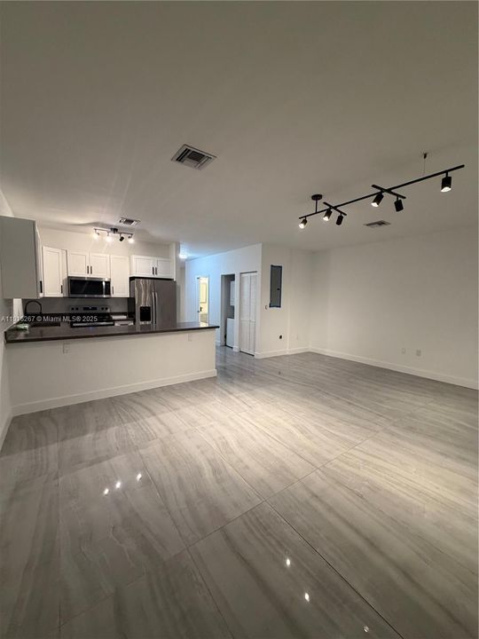 For Rent: $3,400 (3 beds, 2 baths, 0 Square Feet)