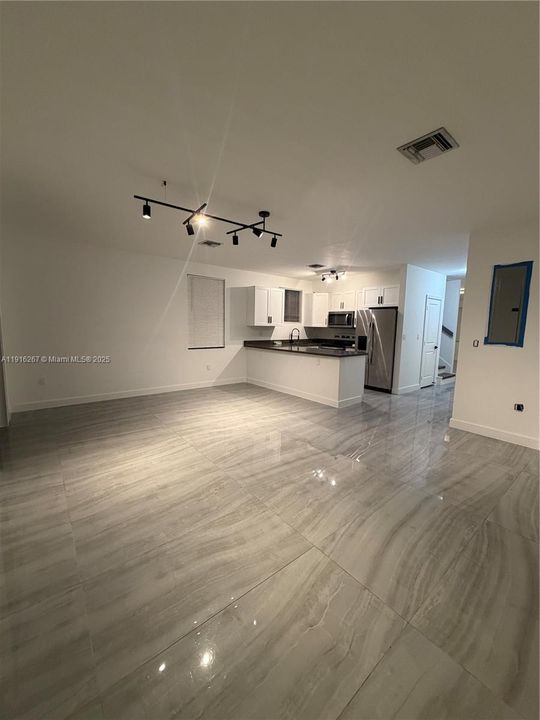 For Rent: $3,400 (3 beds, 2 baths, 0 Square Feet)