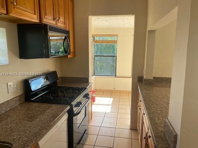 For Rent: $2,150 (2 beds, 1 baths, 1028 Square Feet)