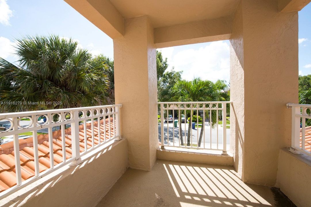 В аренду: $5,750 (5 спален, 3 ванн, 3625 Квадратных фут)