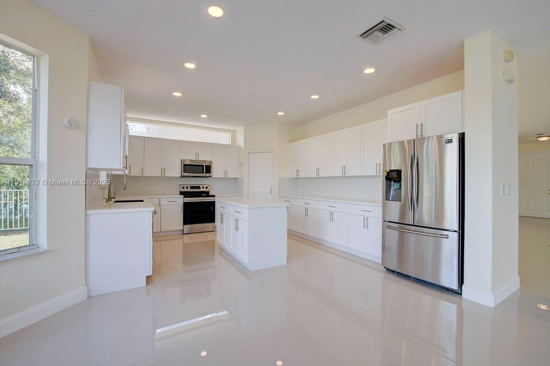 В аренду: $5,750 (5 спален, 3 ванн, 3625 Квадратных фут)