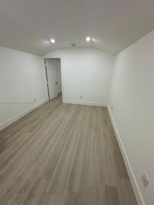 En Renta: $1,100 (1 camas, 1 baños, 1894 Pies cuadrados)