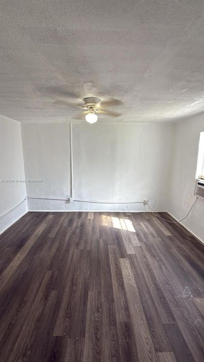 For Rent: $1,090 (1 beds, 1 baths, 4248 Square Feet)
