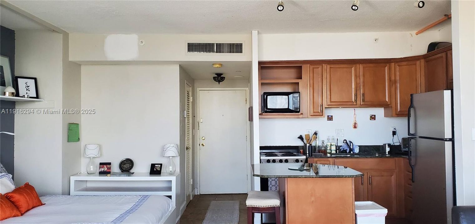 На продажу: $179,900 (0 спален, 1 ванн, 514 Квадратных фут)