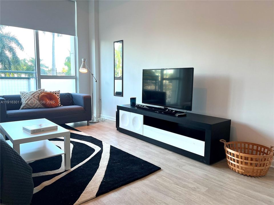 For Rent: $2,350 (1 beds, 1 baths, 506 Square Feet)