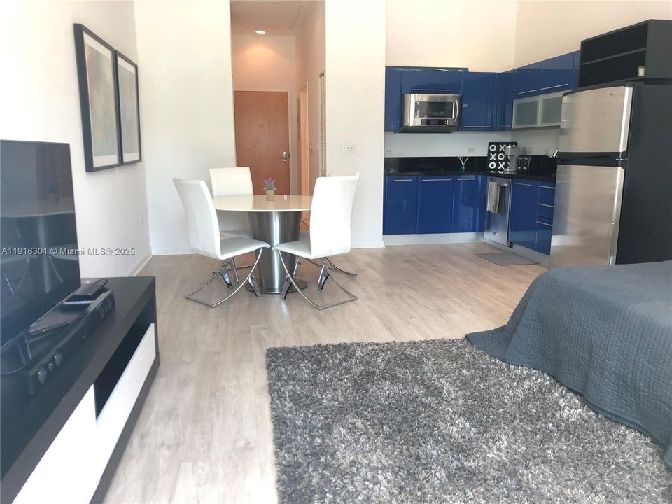 For Rent: $2,350 (1 beds, 1 baths, 506 Square Feet)
