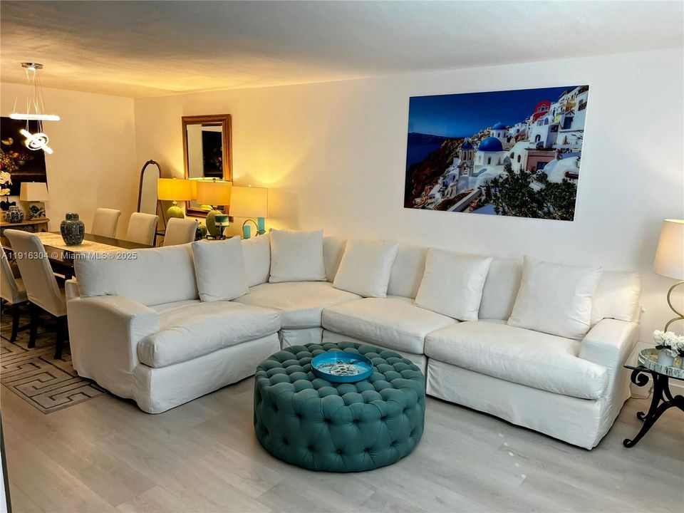 For Sale: $518,777 (2 beds, 2 baths, 1152 Square Feet)